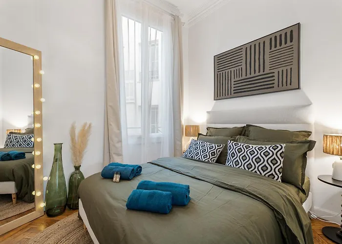 Renting - Bellevue - Chic Elegant Refuge Residential Area Liberation Apartament